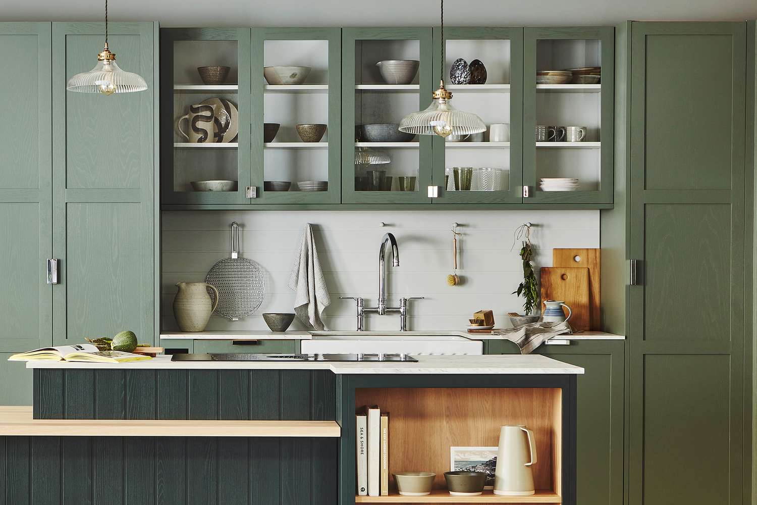 Glass-Front kitchen cabinets Tampa