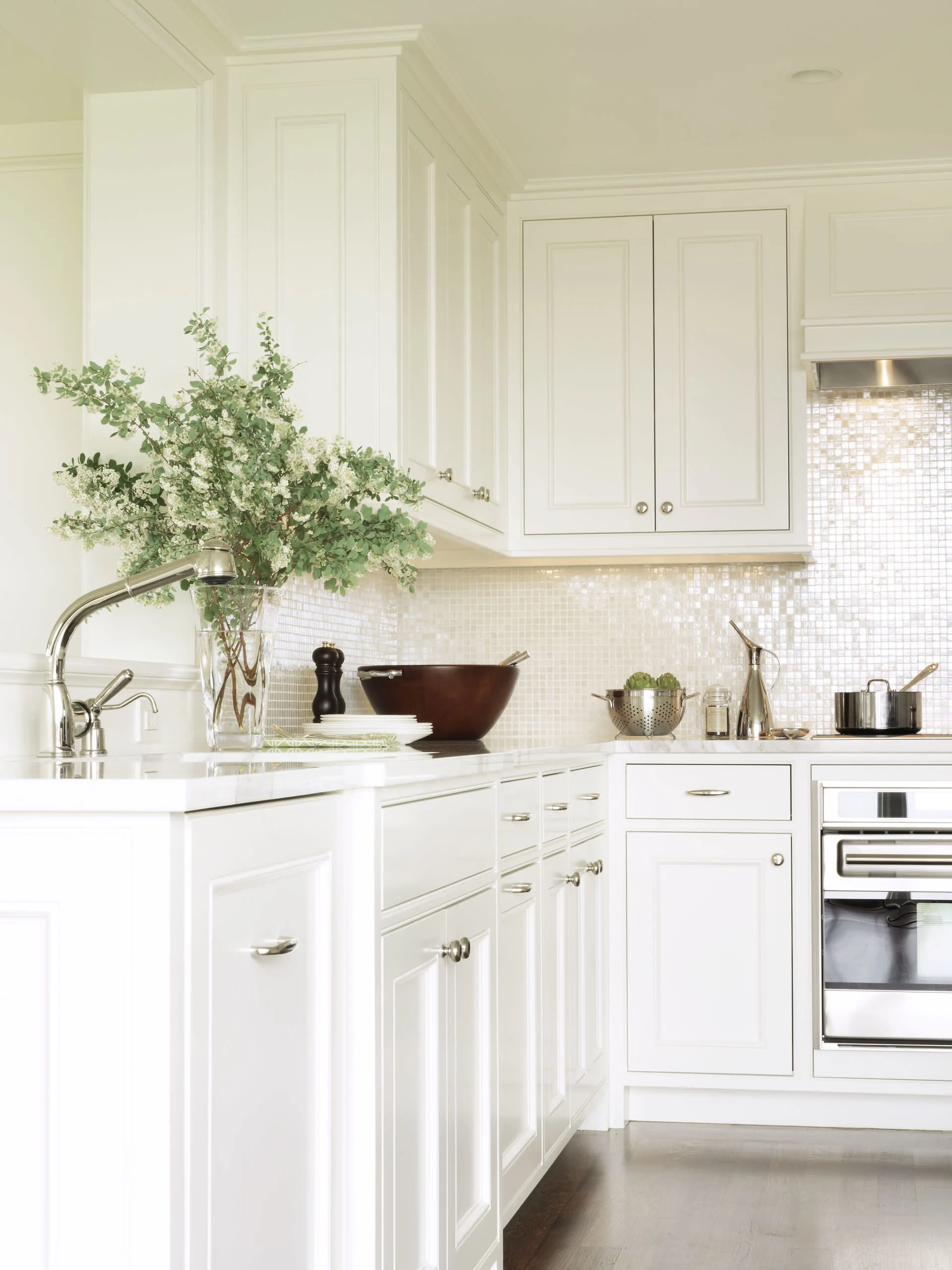 Shaker kitchen cabinet design