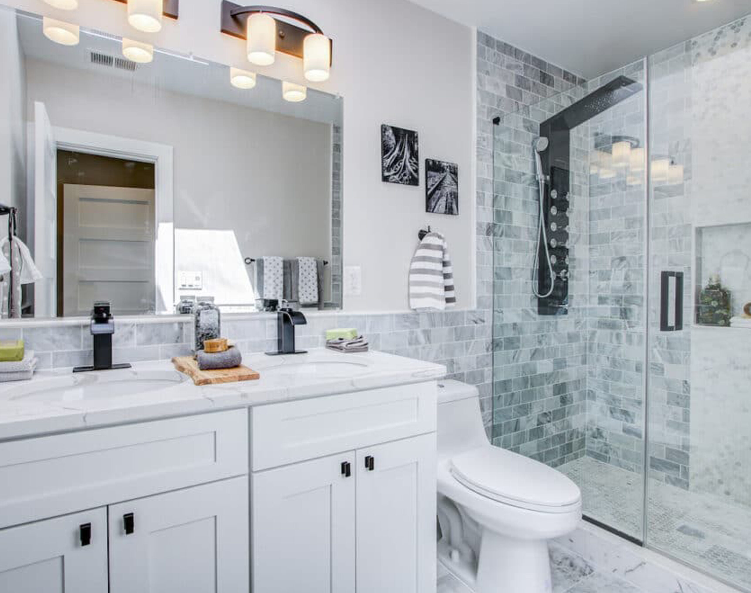 Remodeling Bathroom with Modern Fixtures for Timeless Style