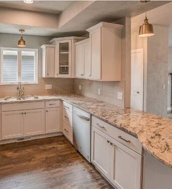 kitchen cabinets and countertops in Tampa